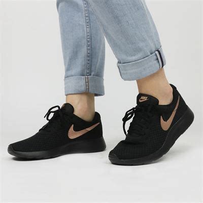 dames sneakers nike zwart|cool nike sneakers for women.